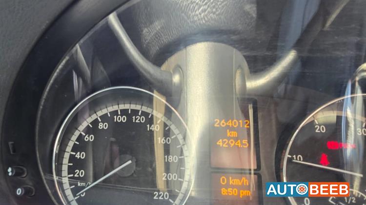 ميني باص مرسيدس بنز 2014