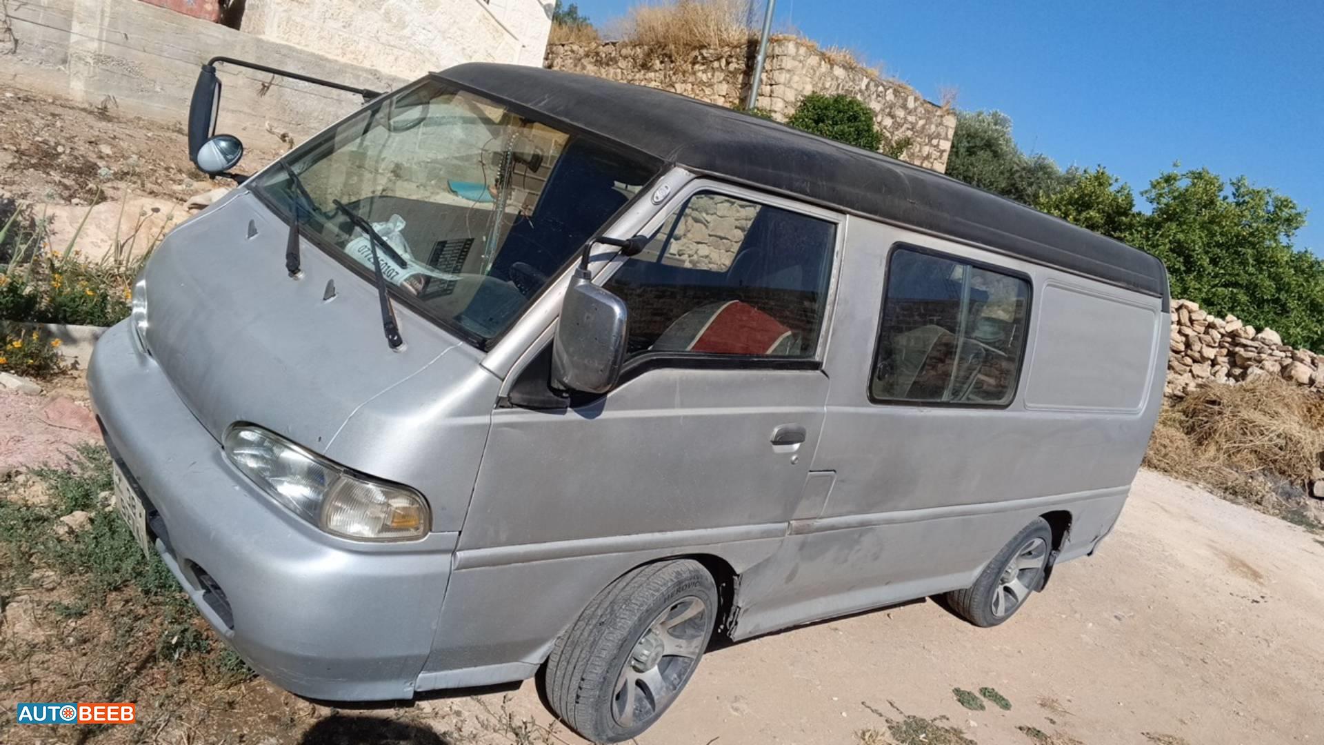 Minivan Hyundai 2001