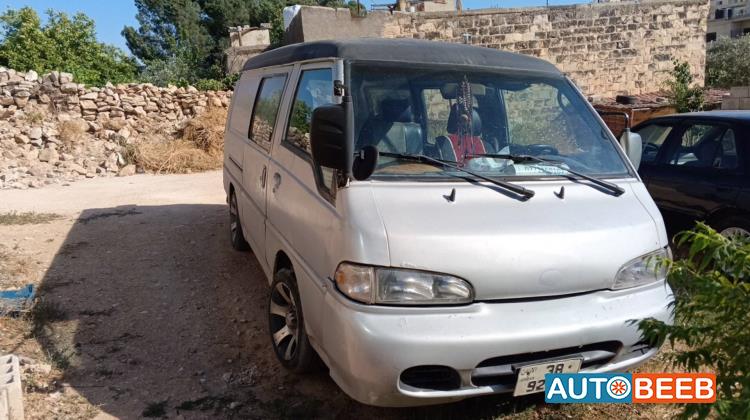 Minivan Hyundai 2001