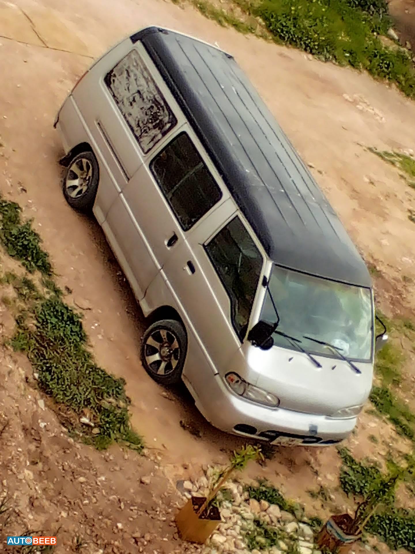 Minivan Hyundai 2001