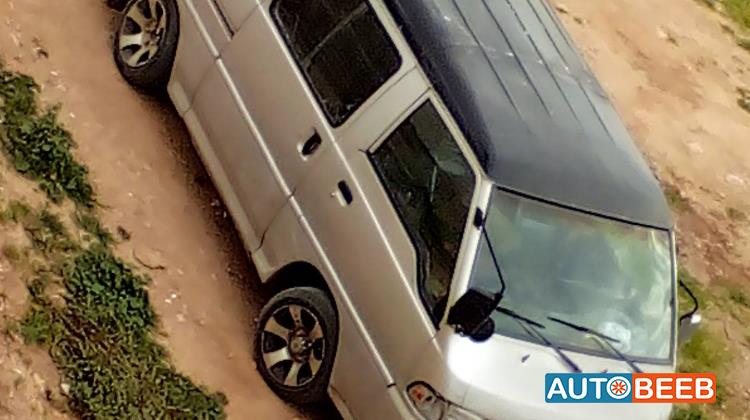 Minivan Hyundai 2001