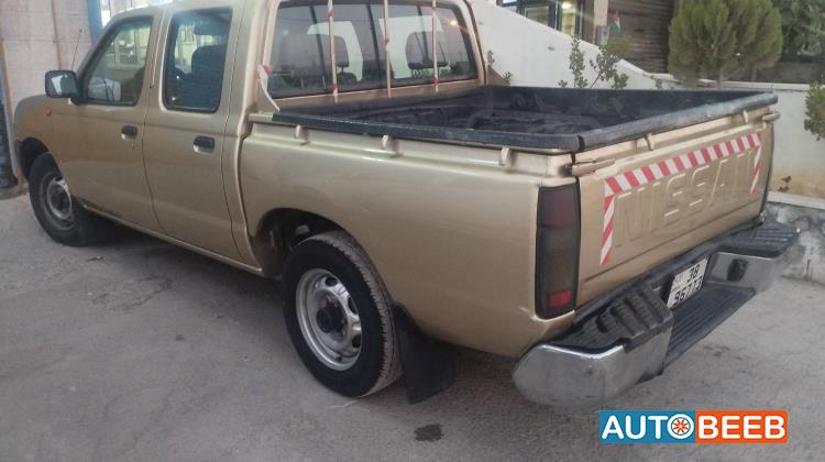 نيسان نافارا 2008