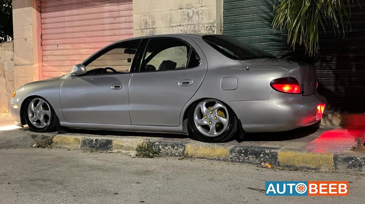 هيونداي افانتي 1996