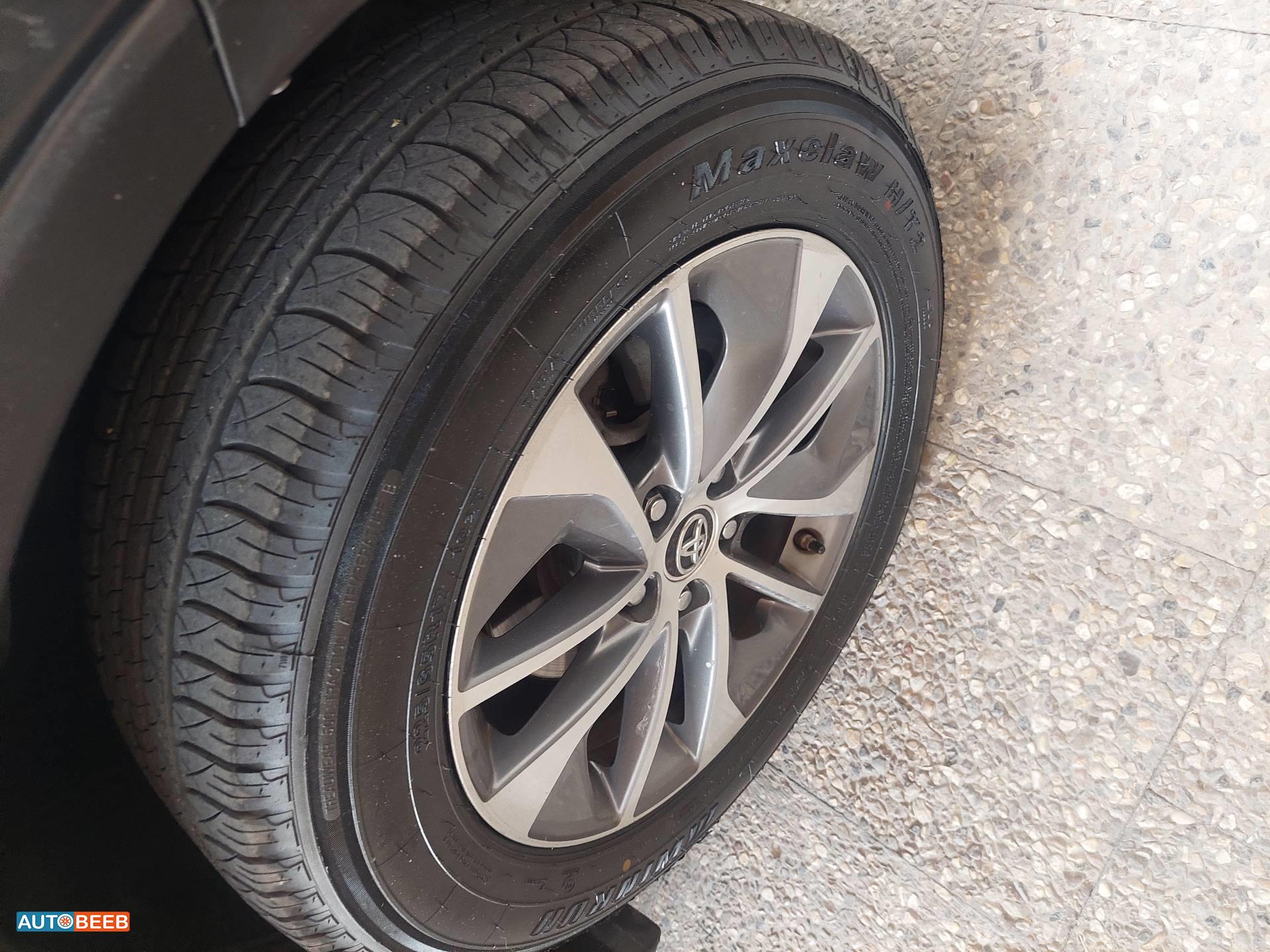 تويوتا راف فور 2016