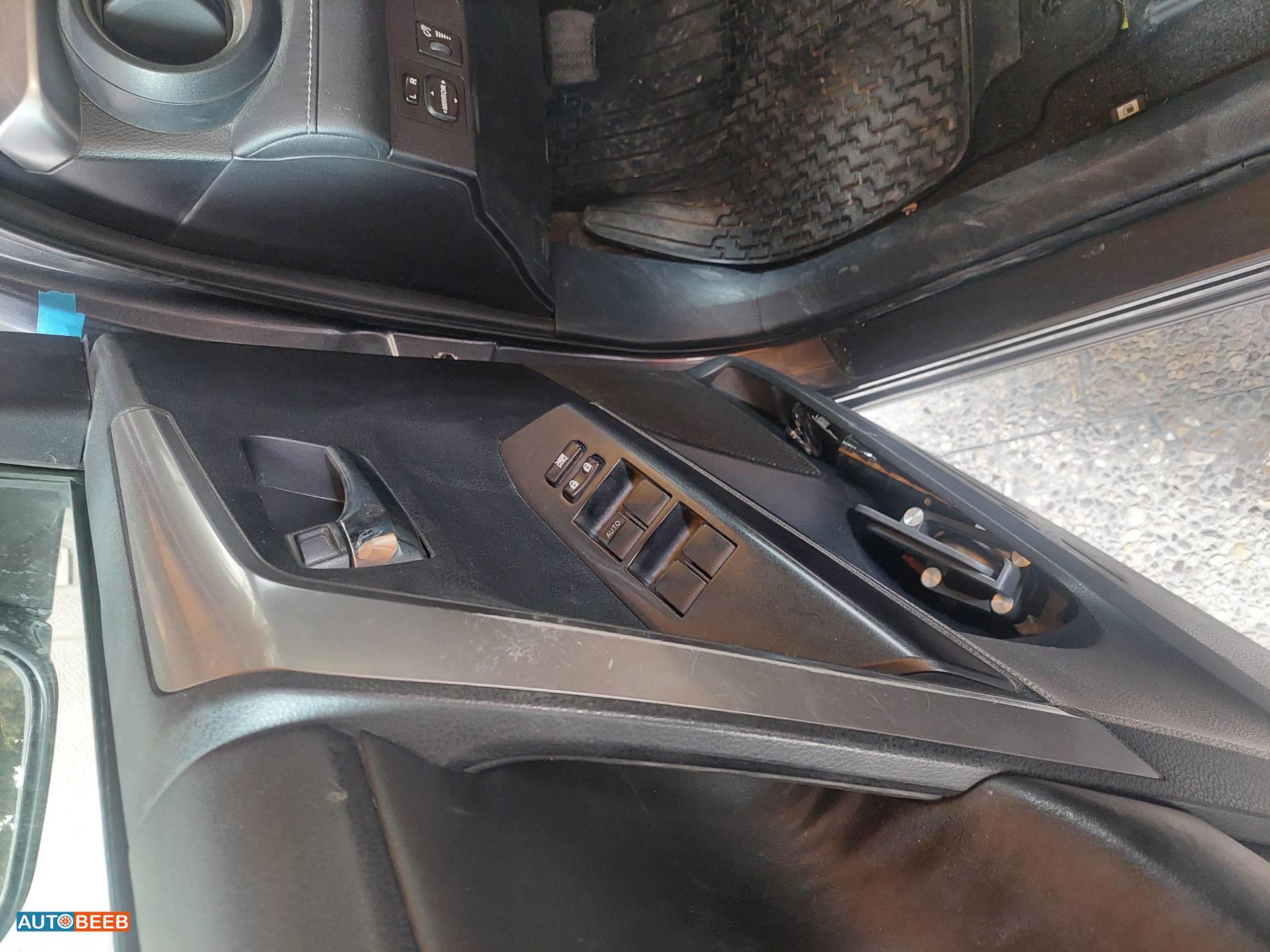 تويوتا راف فور 2016