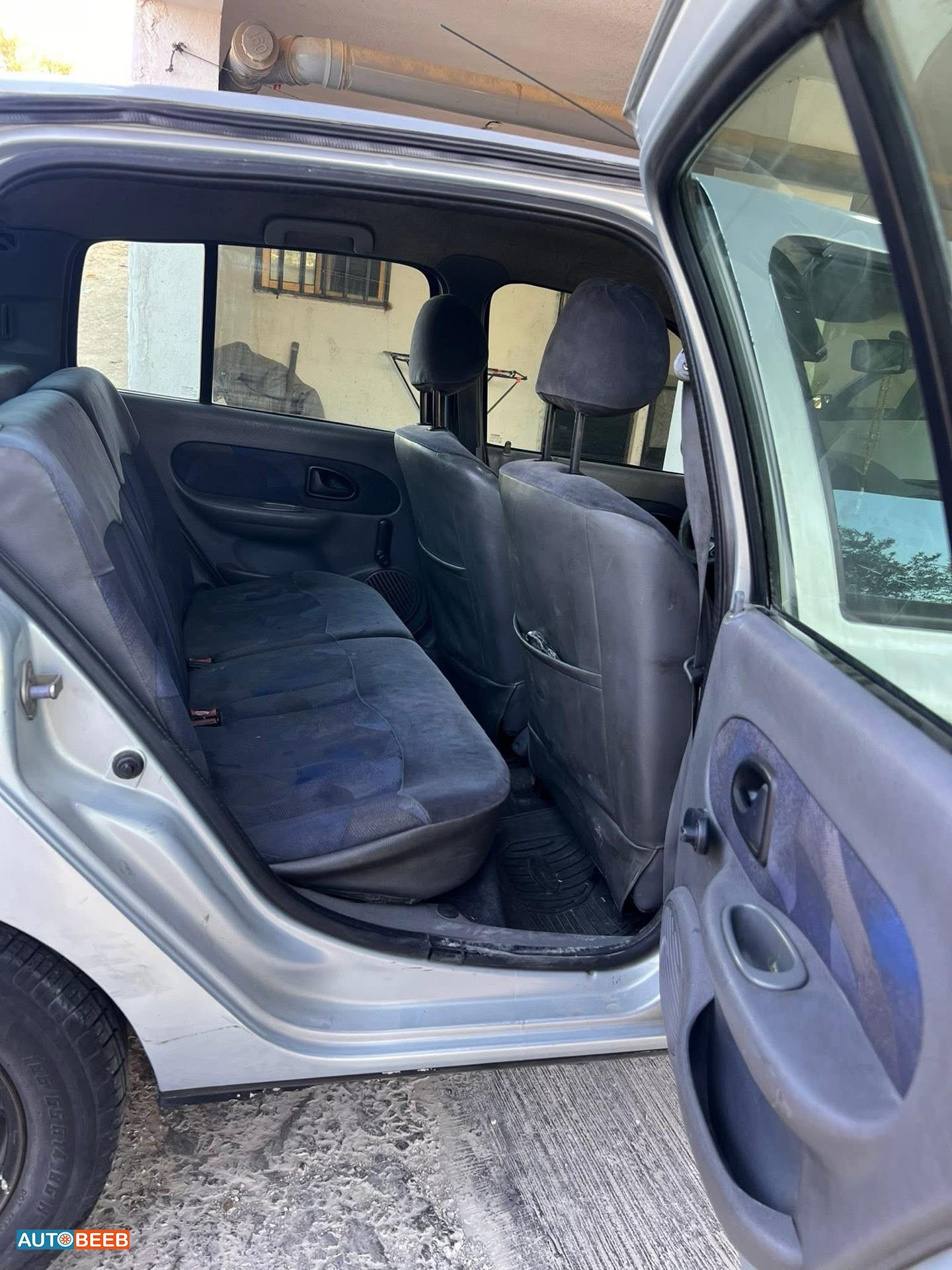 رينو كليو 2001