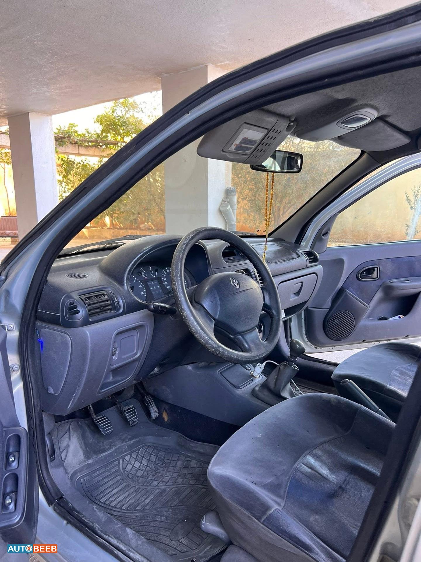 رينو كليو 2001