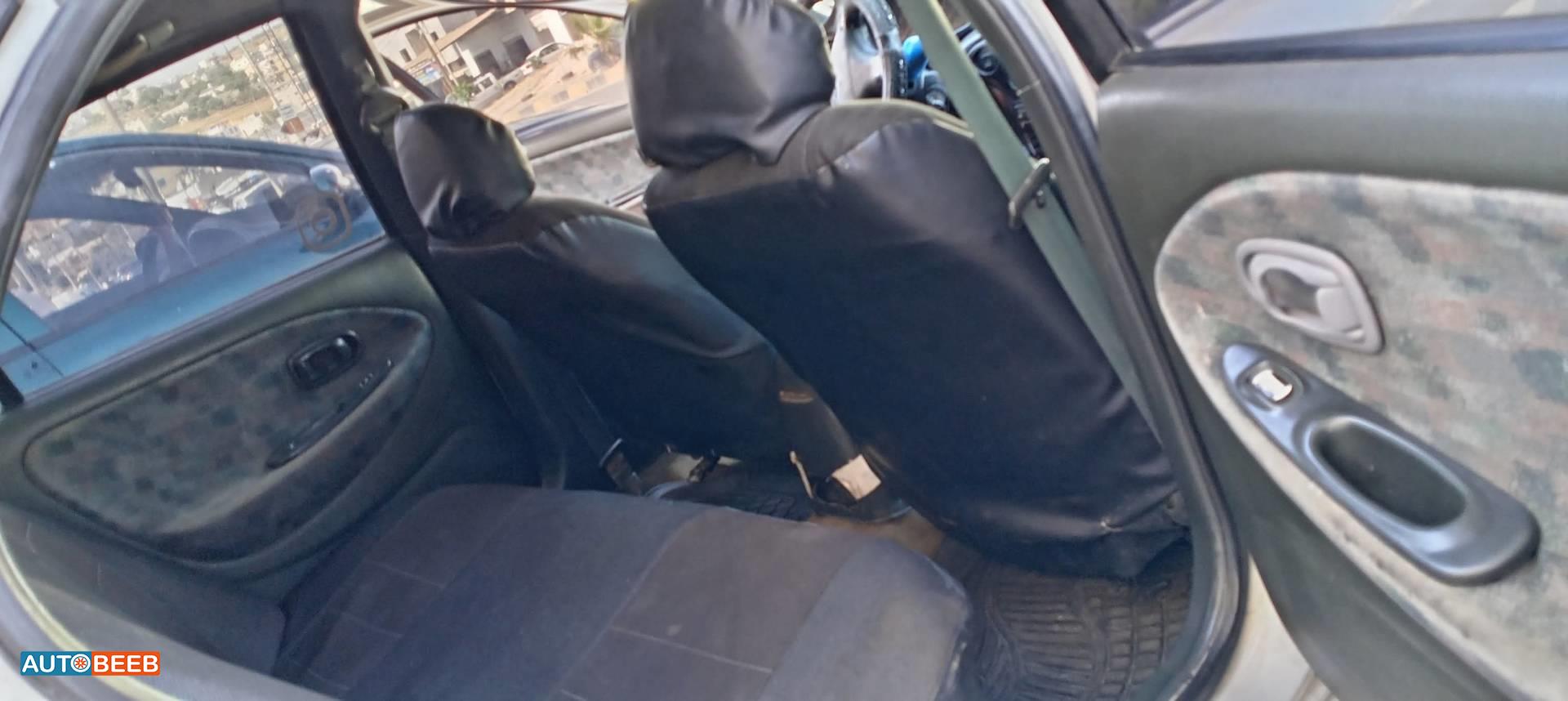 هيونداي افانتي 1995