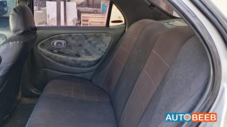 هيونداي افانتي 1995