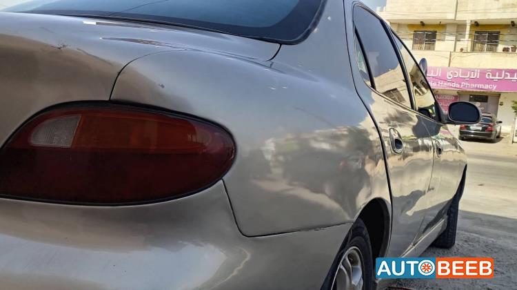 هيونداي افانتي 1995