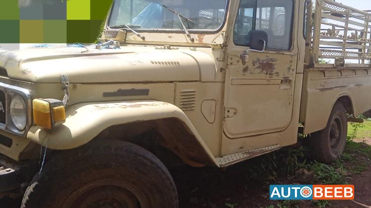 تويوتا شاص 1983