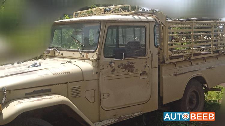 تويوتا شاص 1983