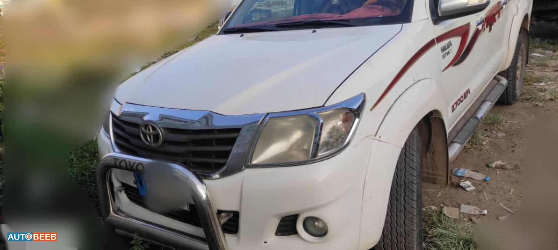 تويوتا هيلوكس 2014