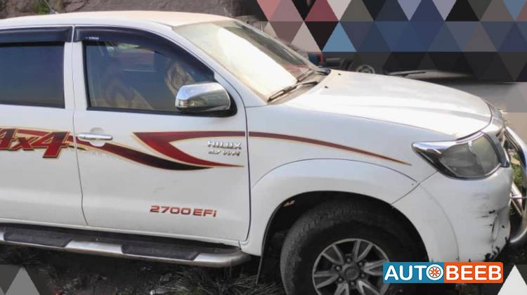 تويوتا هيلوكس 2014