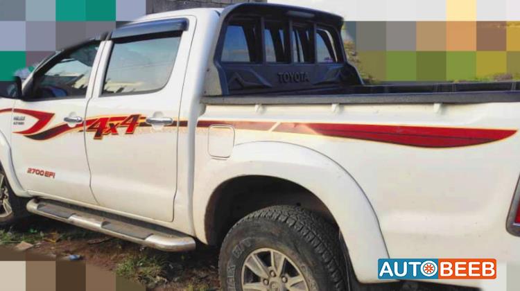 تويوتا هيلوكس 2014