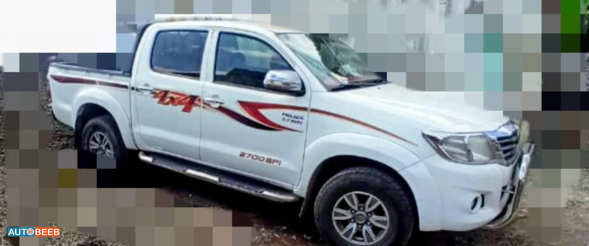 تويوتا هيلوكس 2014