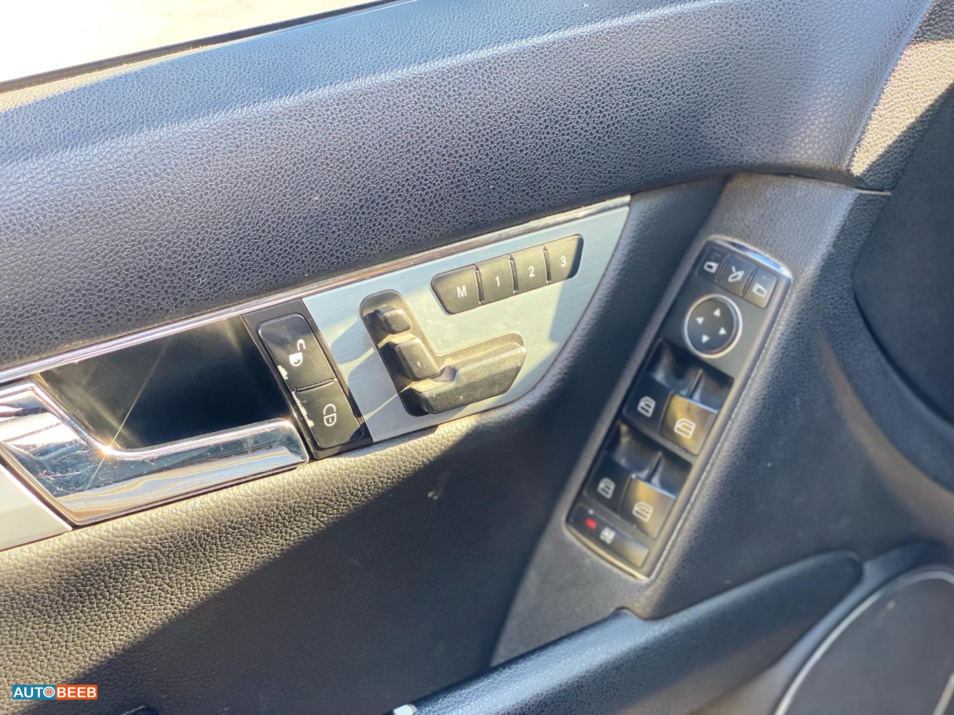 Mercedes Benz C200 2010