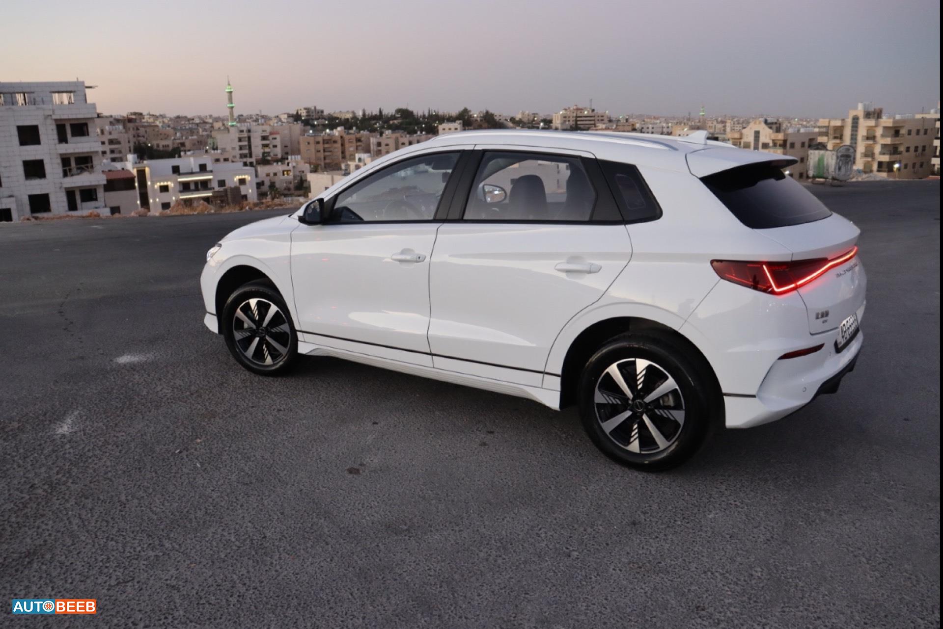 بي واي دي E2 2023