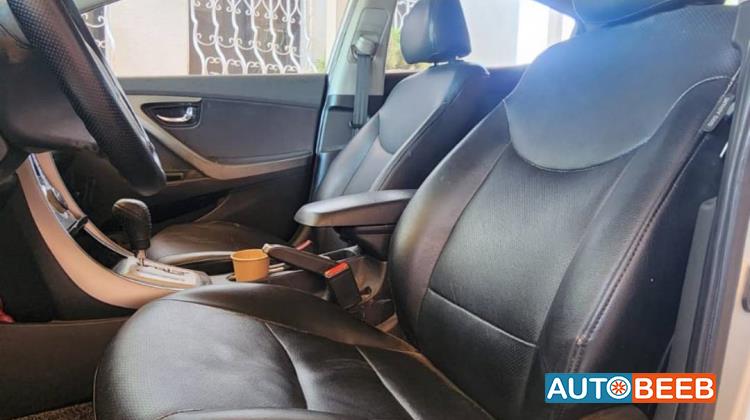 هيونداي افانتي 2011