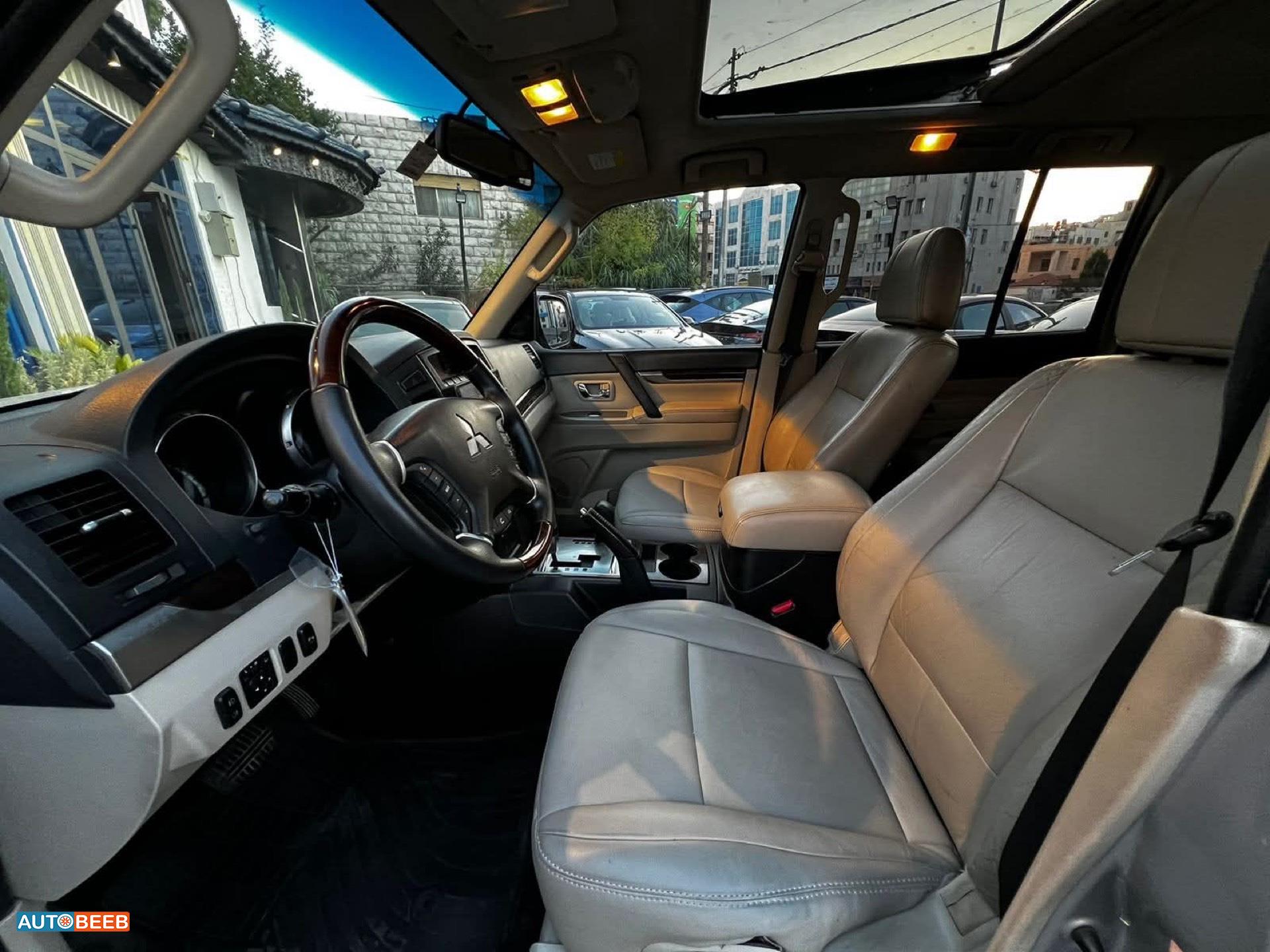 Mitsubishi Pajero 2011