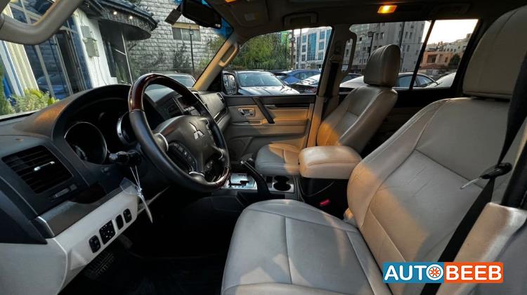 Mitsubishi Pajero 2011