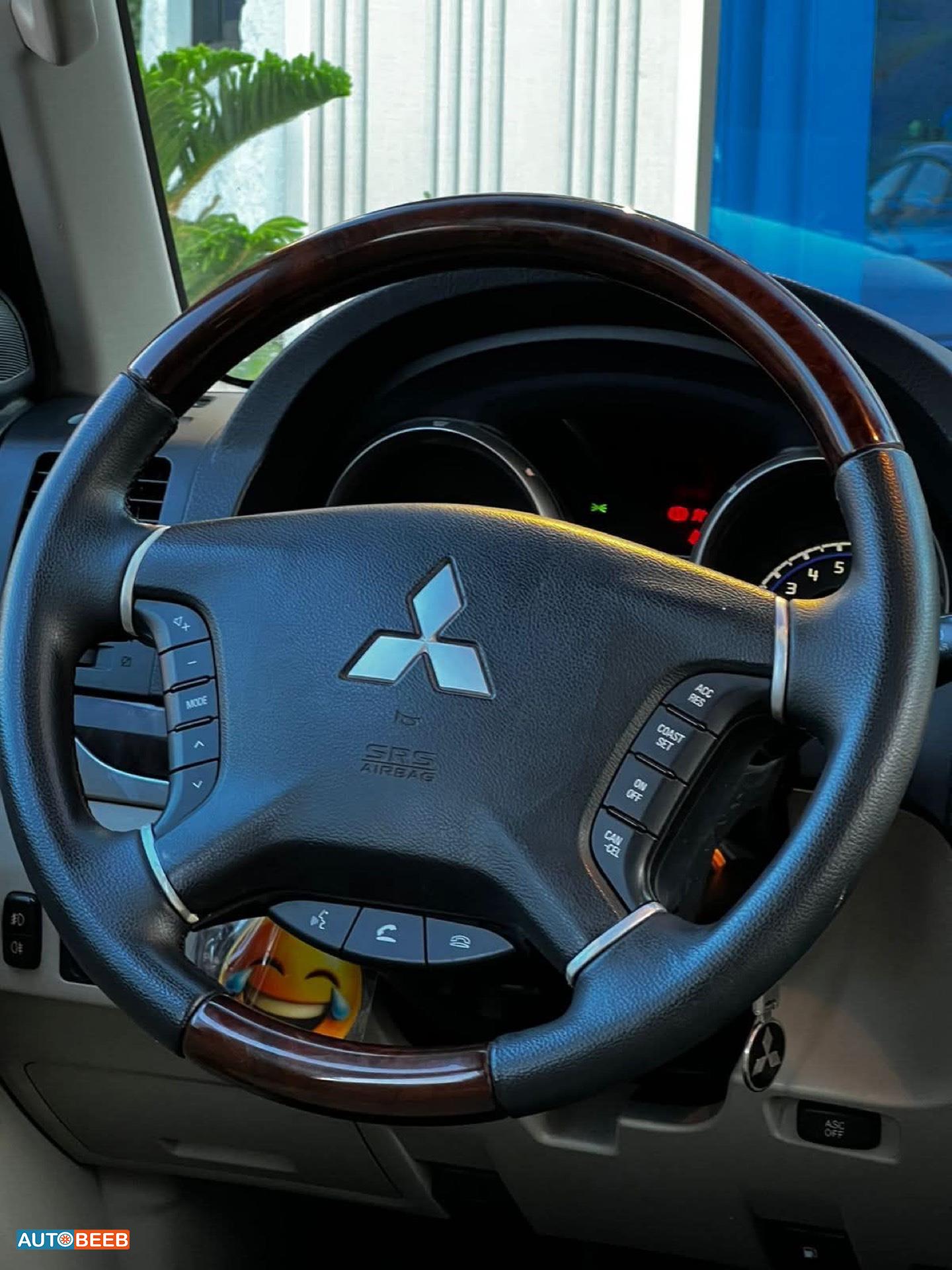 Mitsubishi Pajero 2011