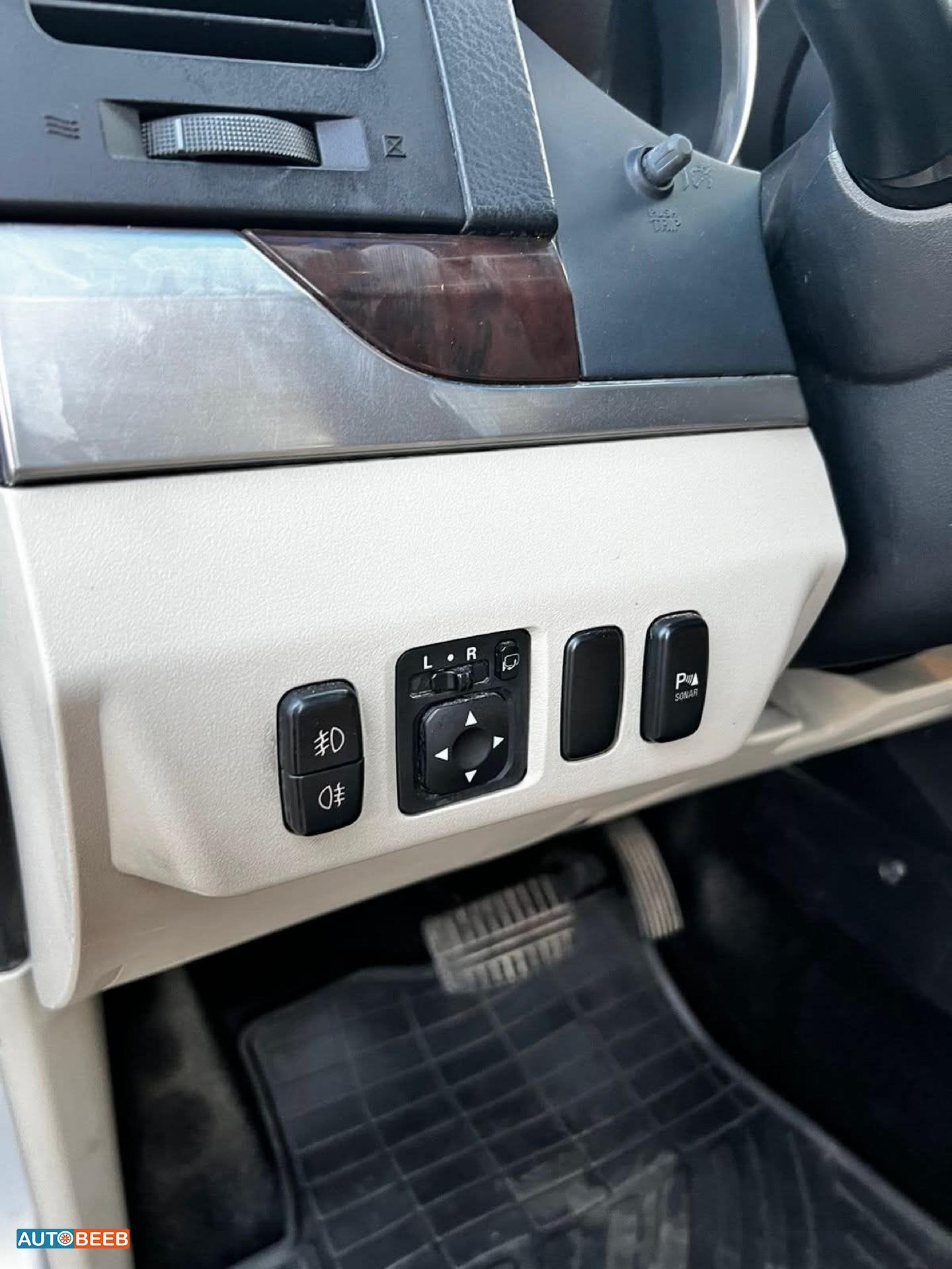 Mitsubishi Pajero 2011