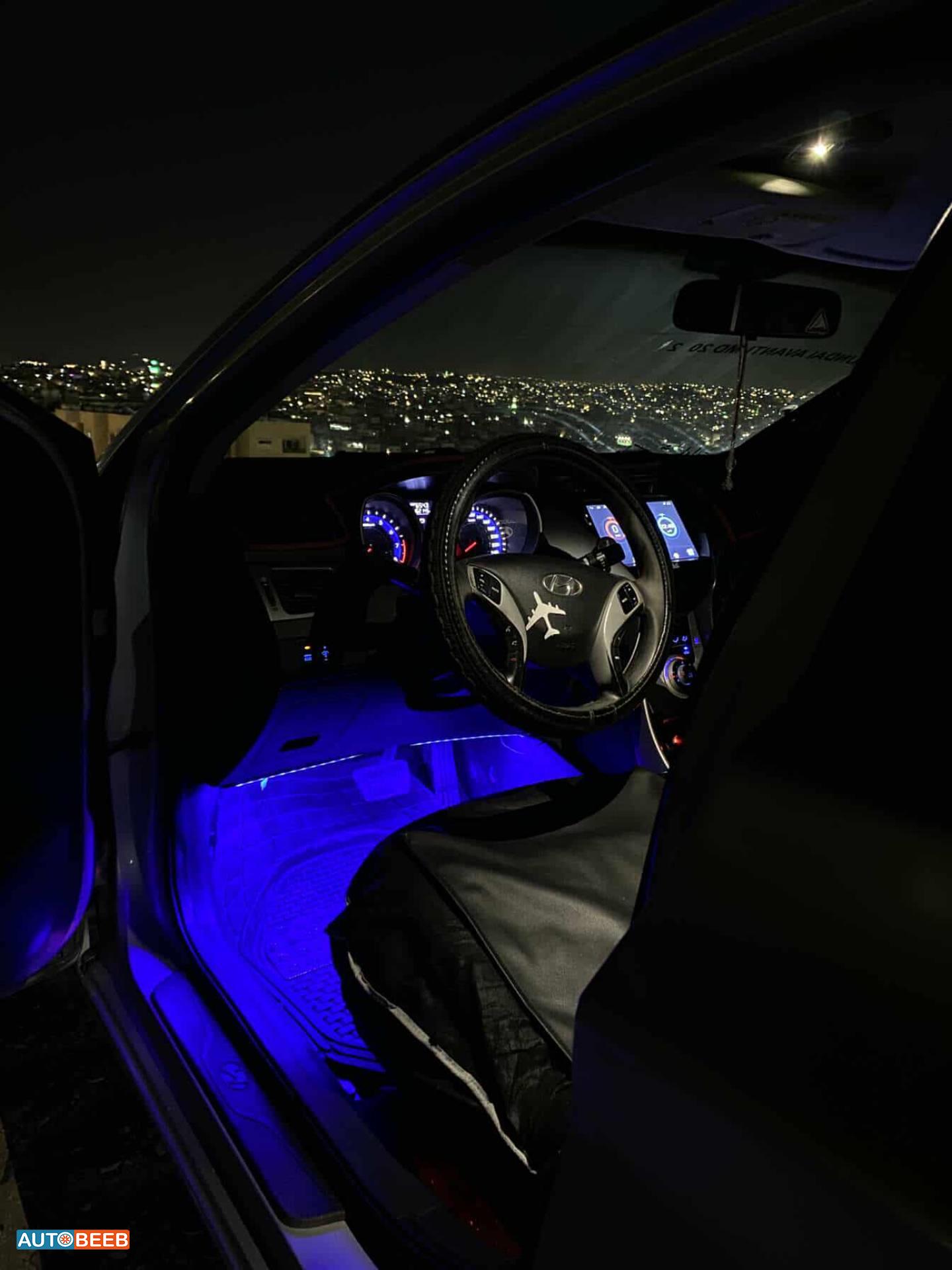 هيونداي افانتي 2012