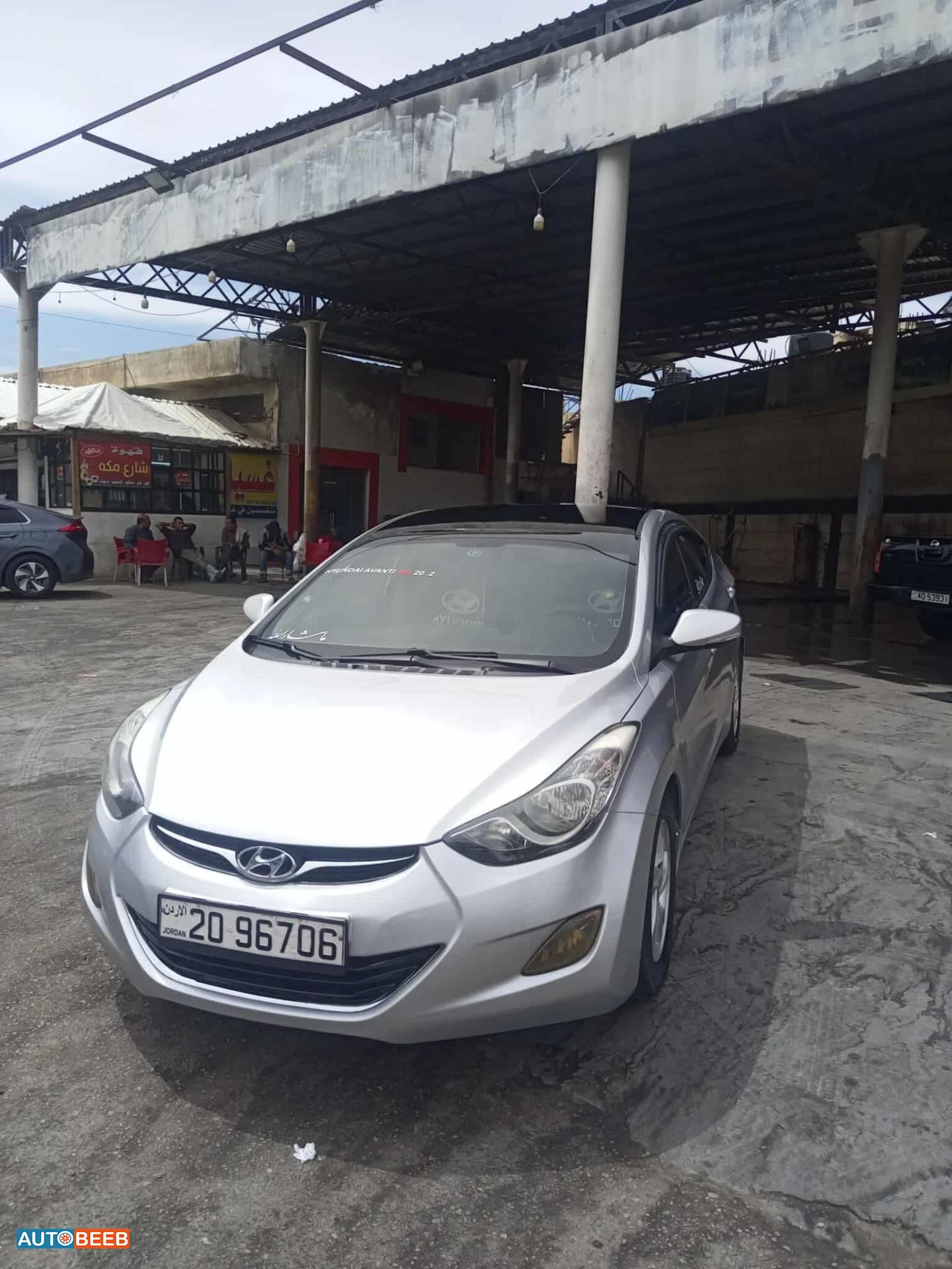 هيونداي افانتي 2012