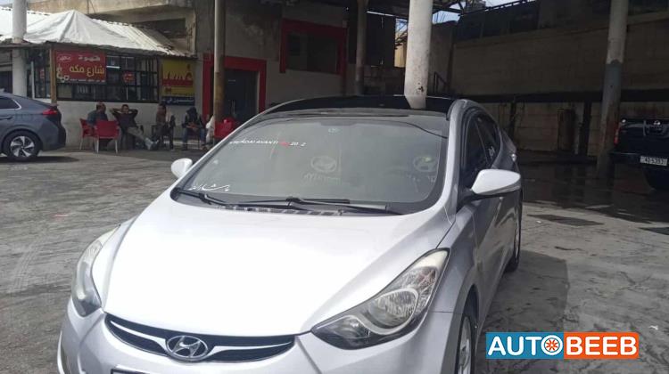 هيونداي افانتي 2012