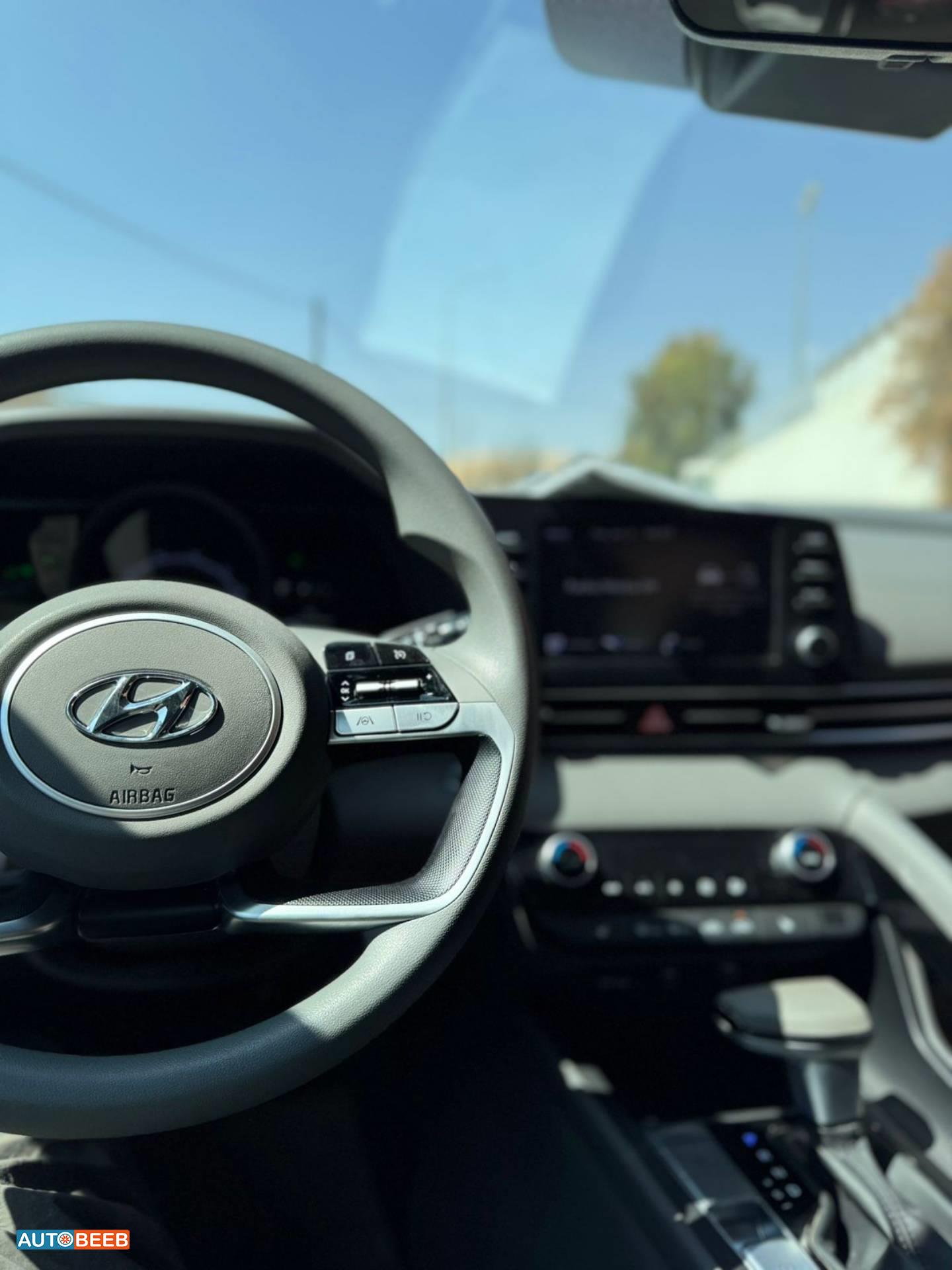 Hyundai Elantra 2023