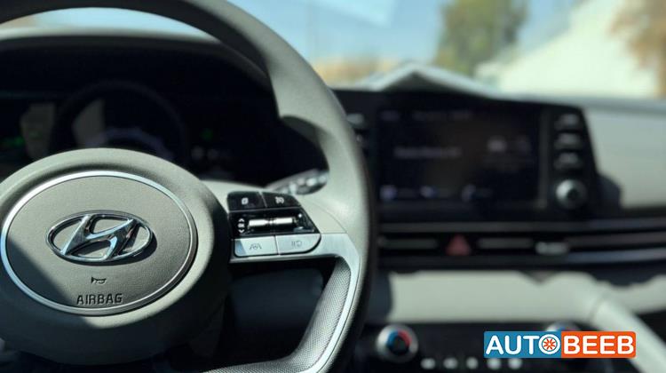 Hyundai Elantra 2023