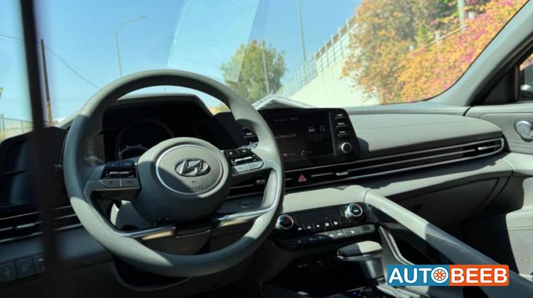 Hyundai Elantra 2023