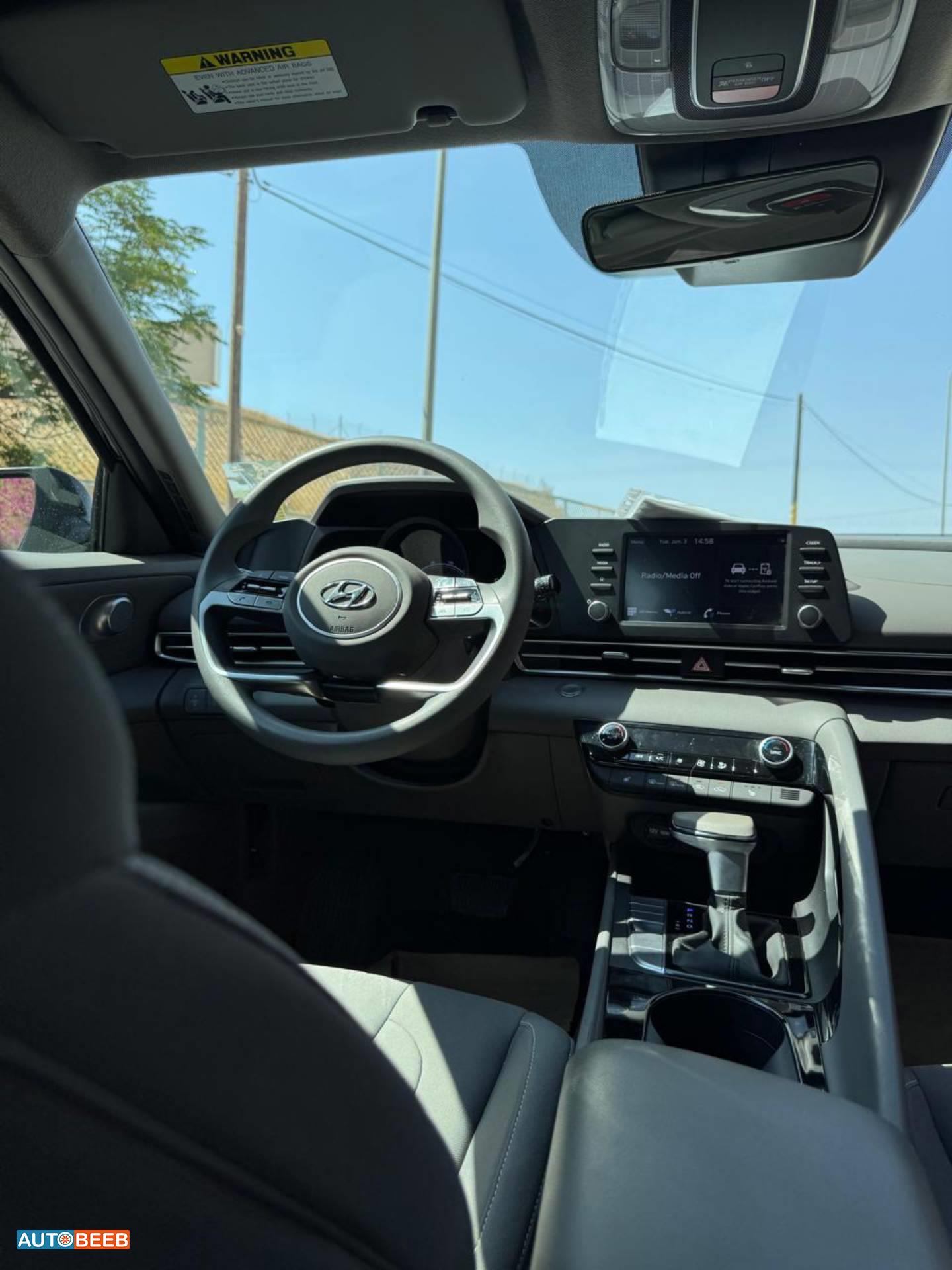 Hyundai Elantra 2023