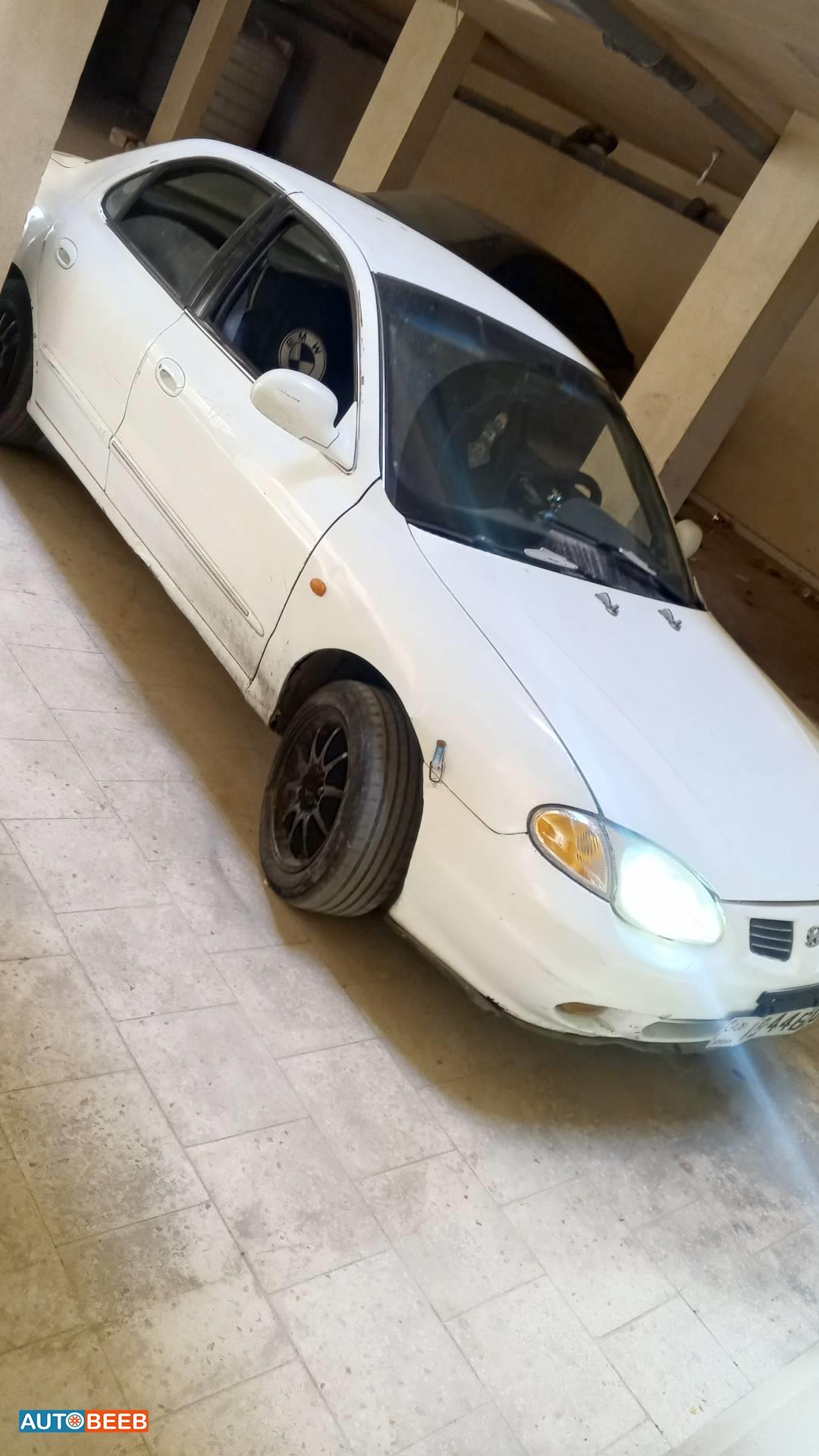 هيونداي افانتي 1998