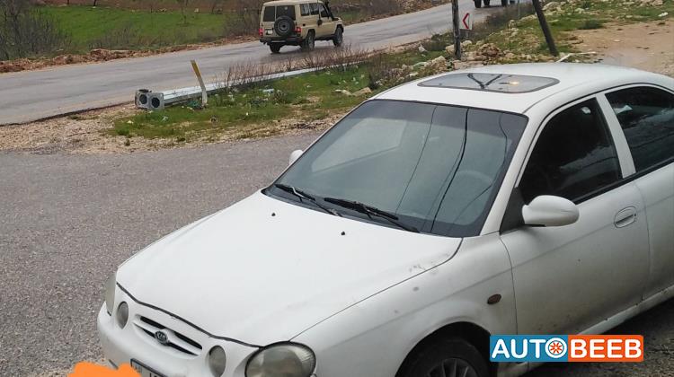 كيا شوما 1999