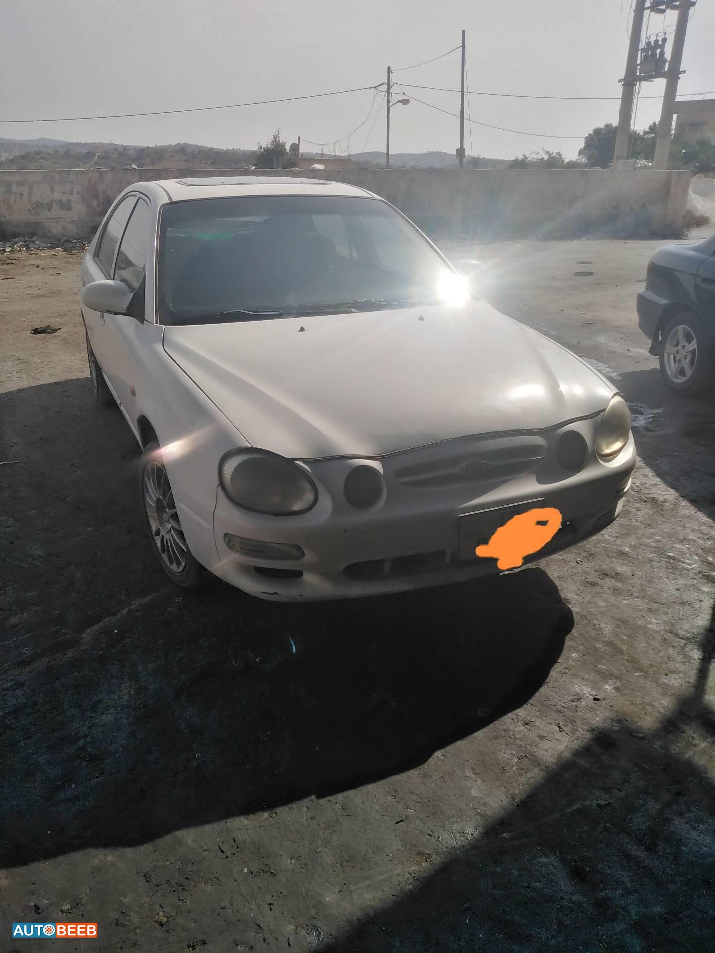 كيا شوما 1999