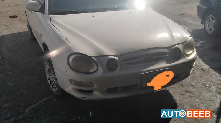 كيا شوما 1999