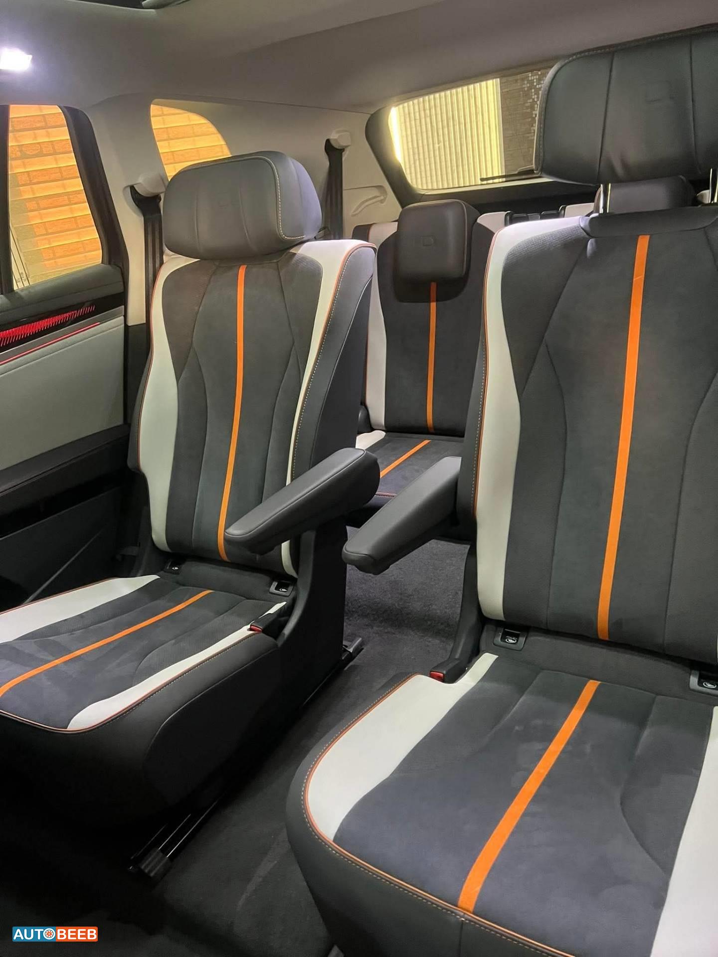 فولكس فاجن ID 6 2022