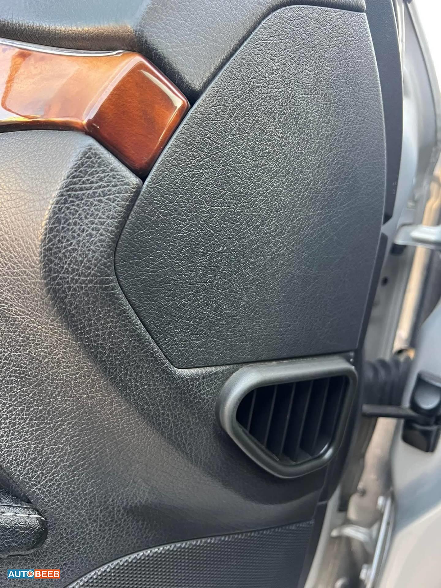 Mercedes Benz E200 2003