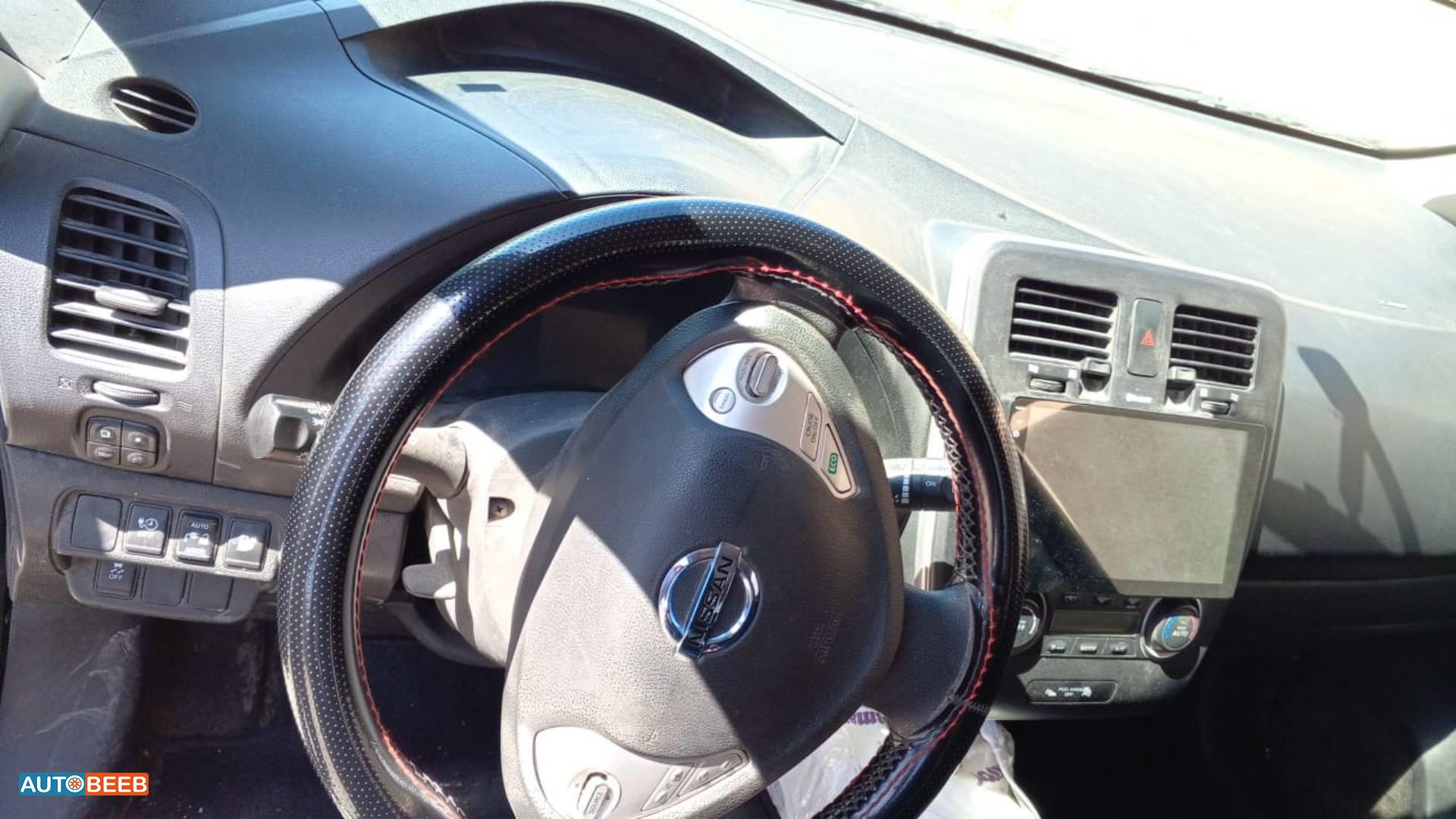 نيسان ليف 2017