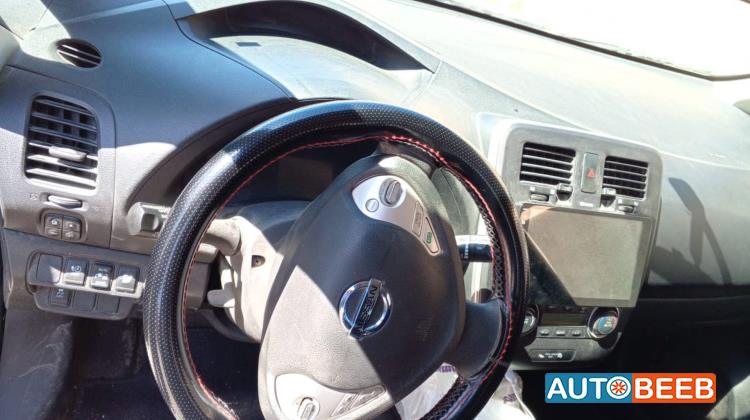 نيسان ليف 2017