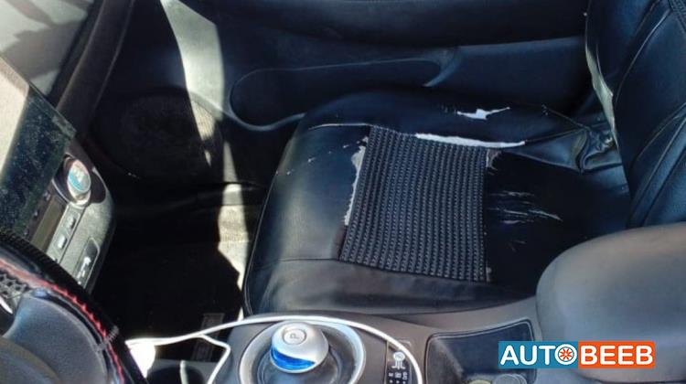 نيسان ليف 2017