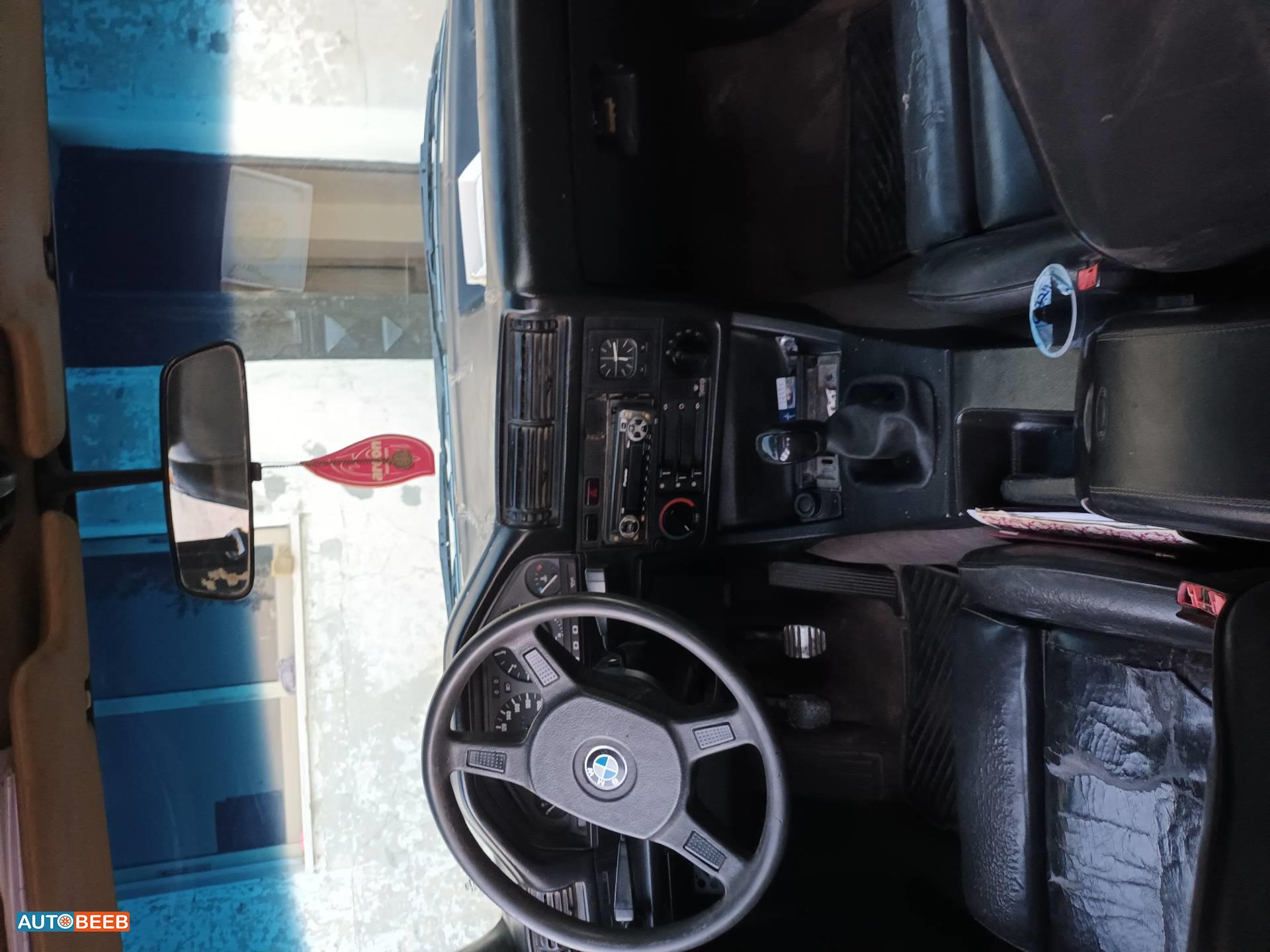 بي ام دبليو 318 1990