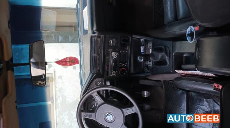 بي ام دبليو 318 1990