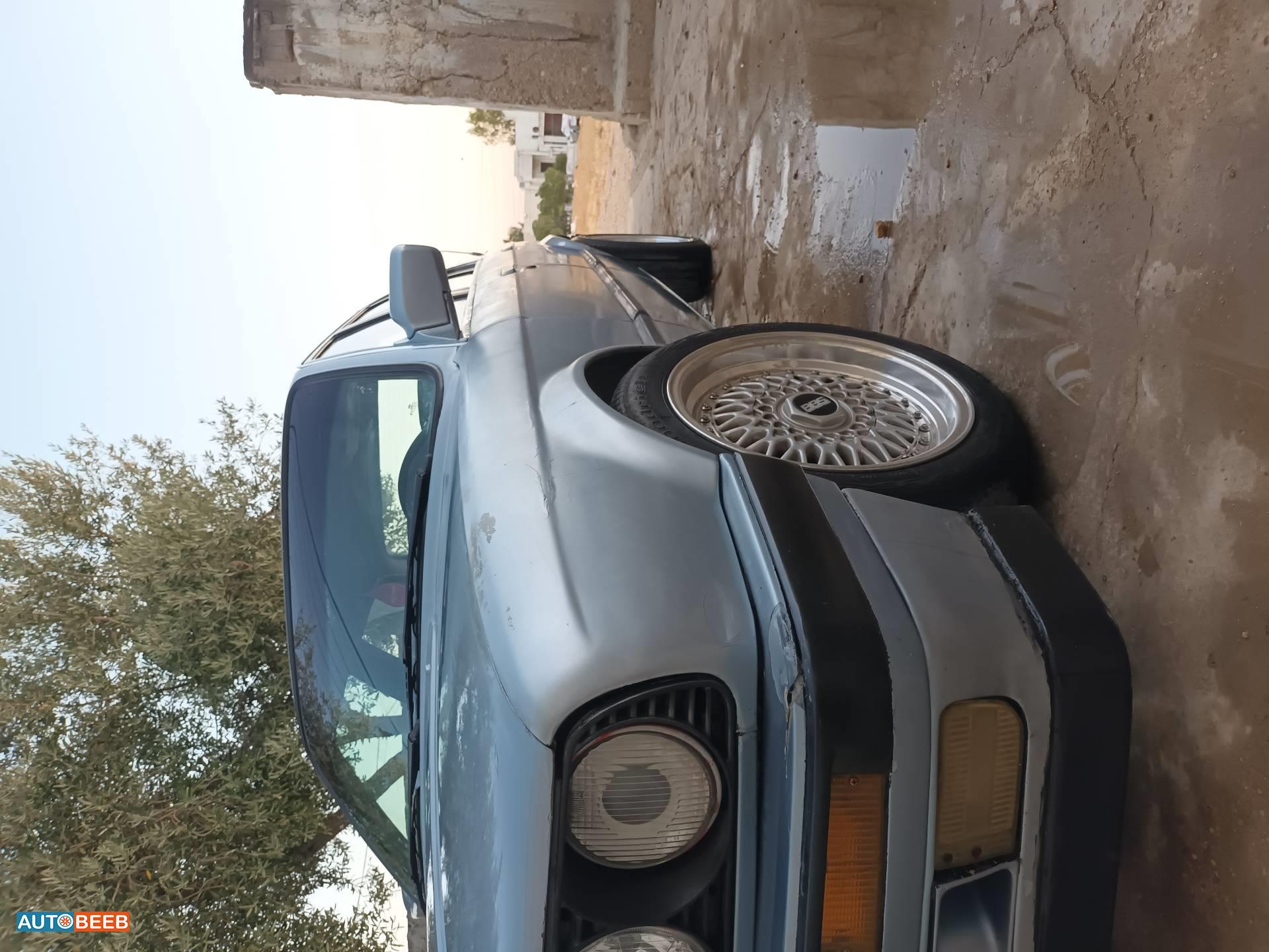 بي ام دبليو 318 1990