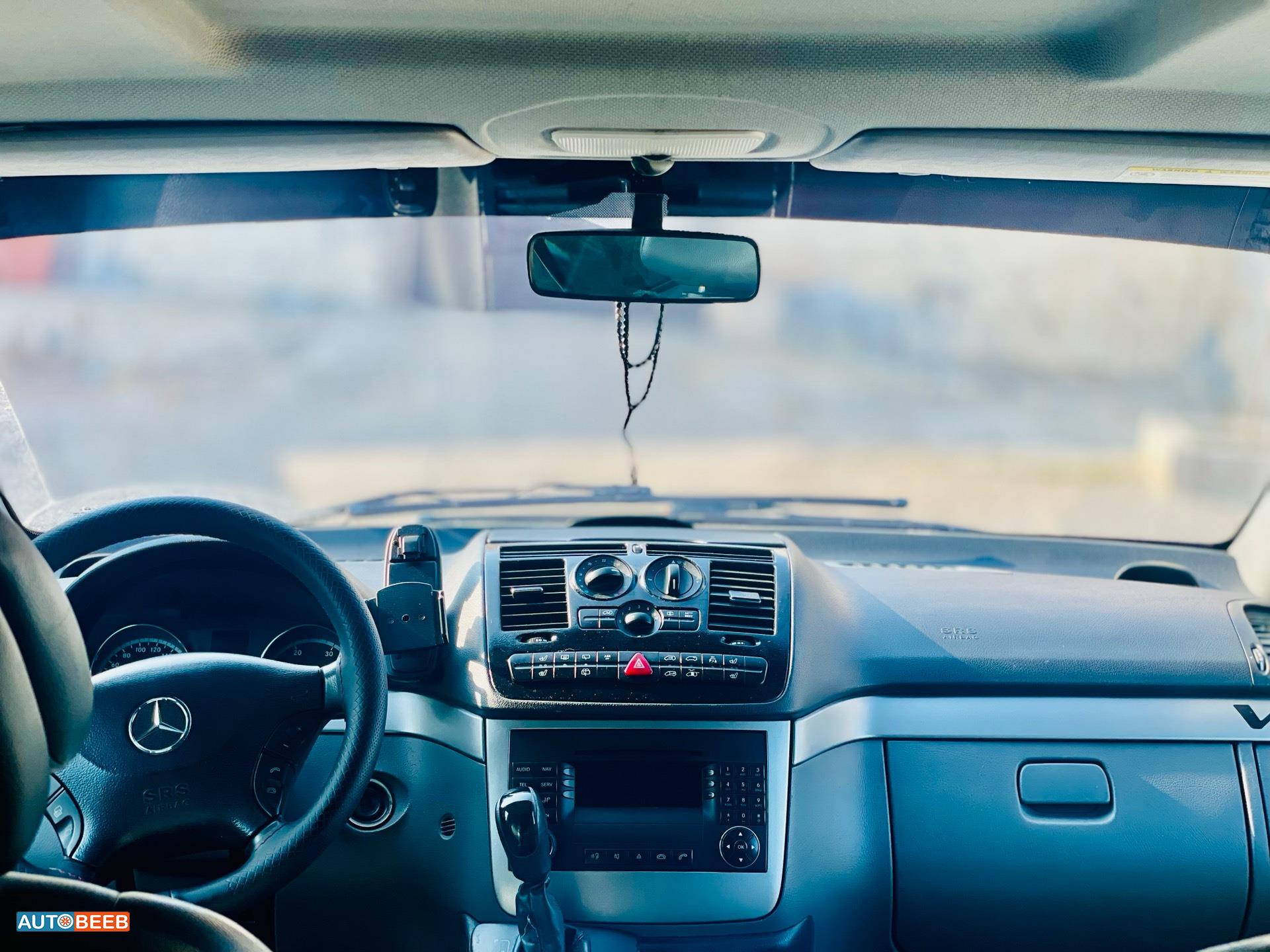 ميني فان مرسيدس بنز 2009