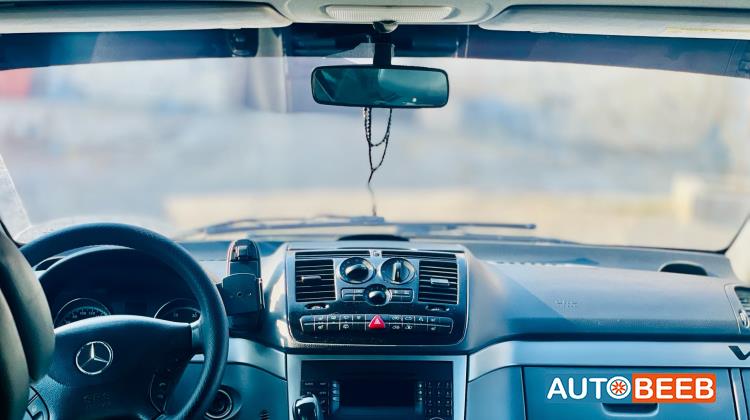 ميني فان مرسيدس بنز 2009