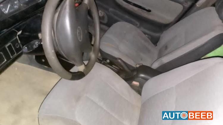 كيا سيفيا 1995