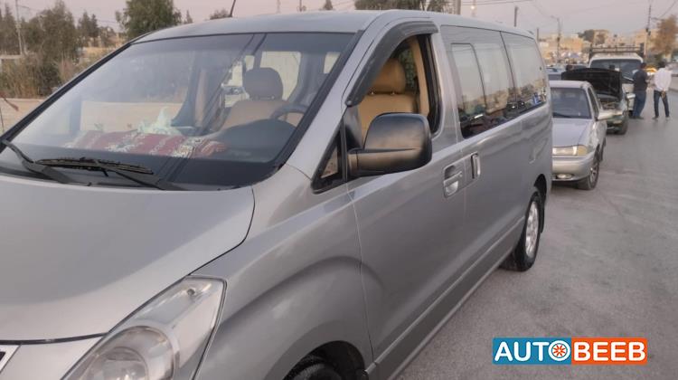 Minivan Hyundai 2013